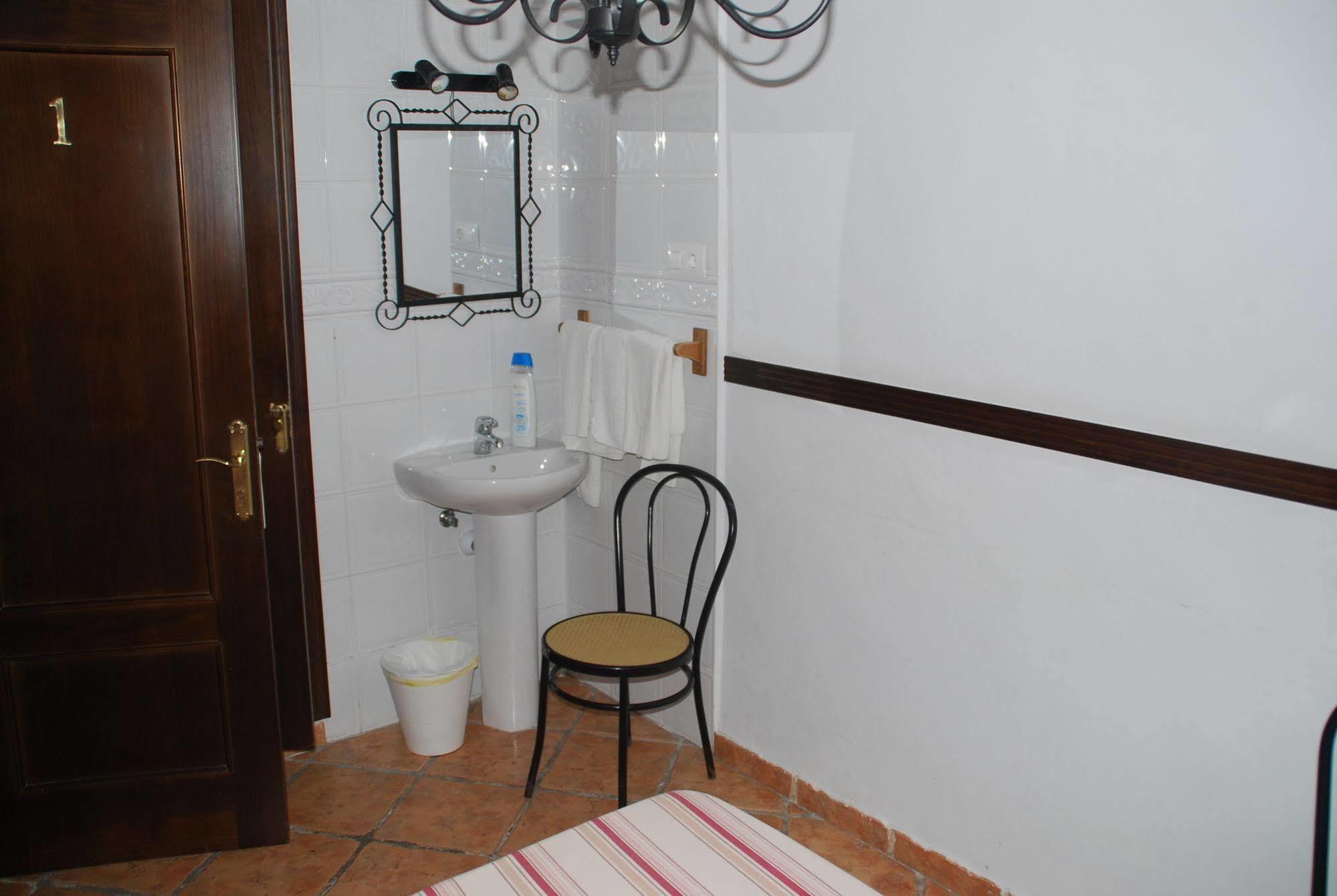 Pension La Cantarera Cadiz Exterior photo